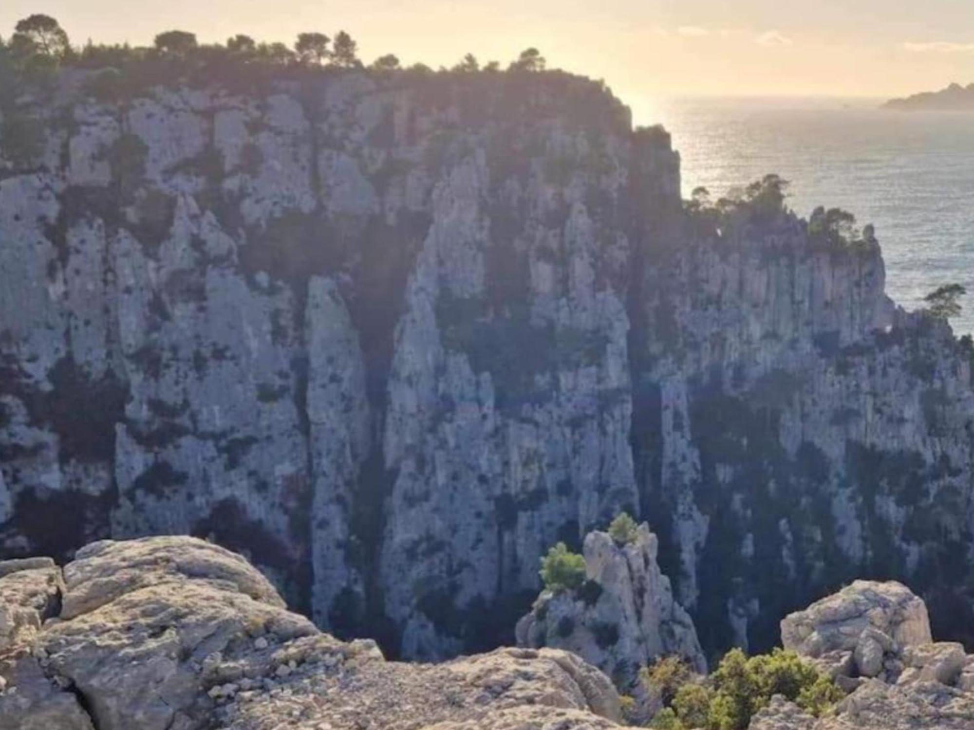 Le Perchoir De Cassis Cocoon Apartment Bagian luar foto